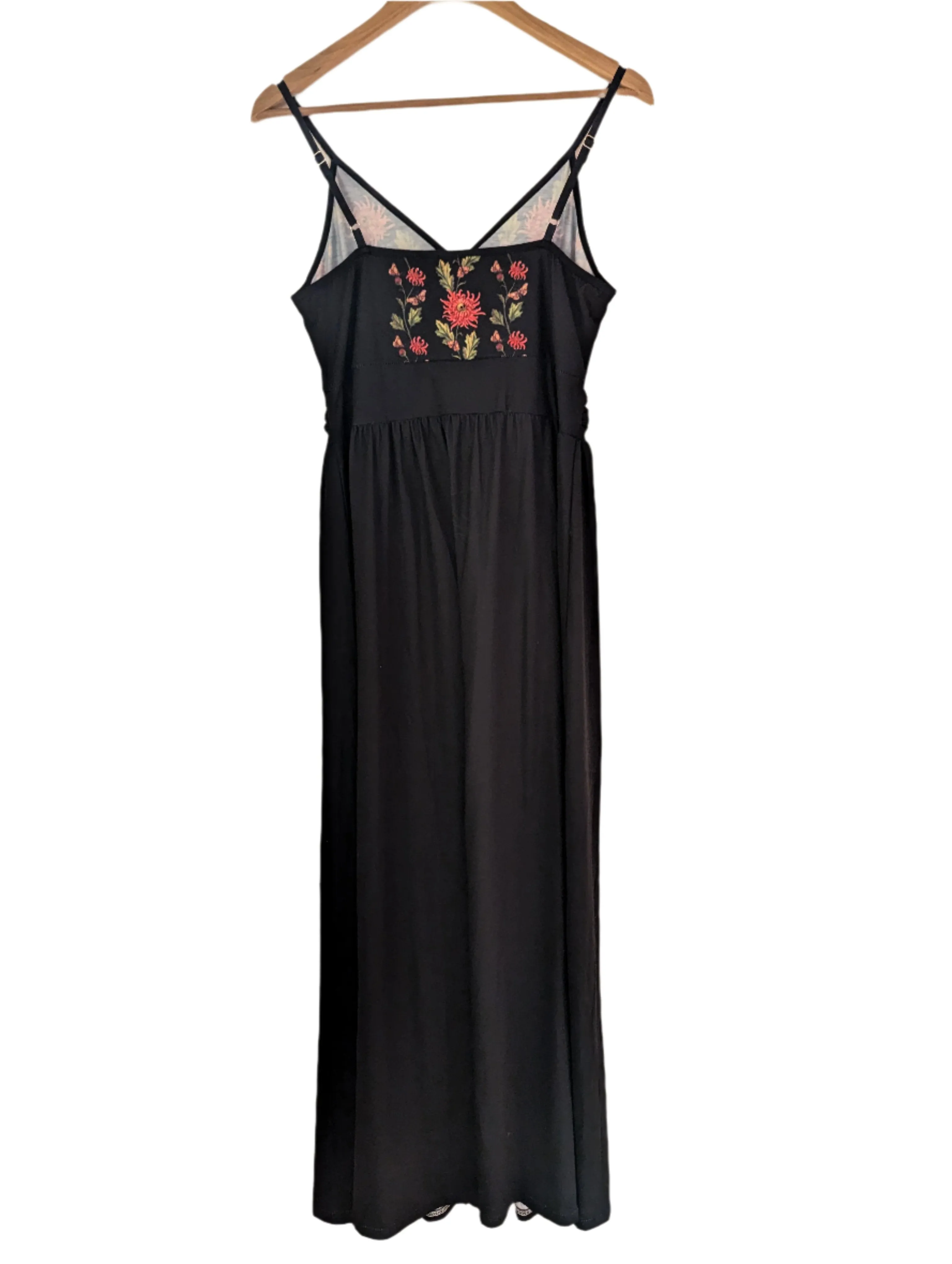 Elegant Chrysanthemum Skull Maxi-dress