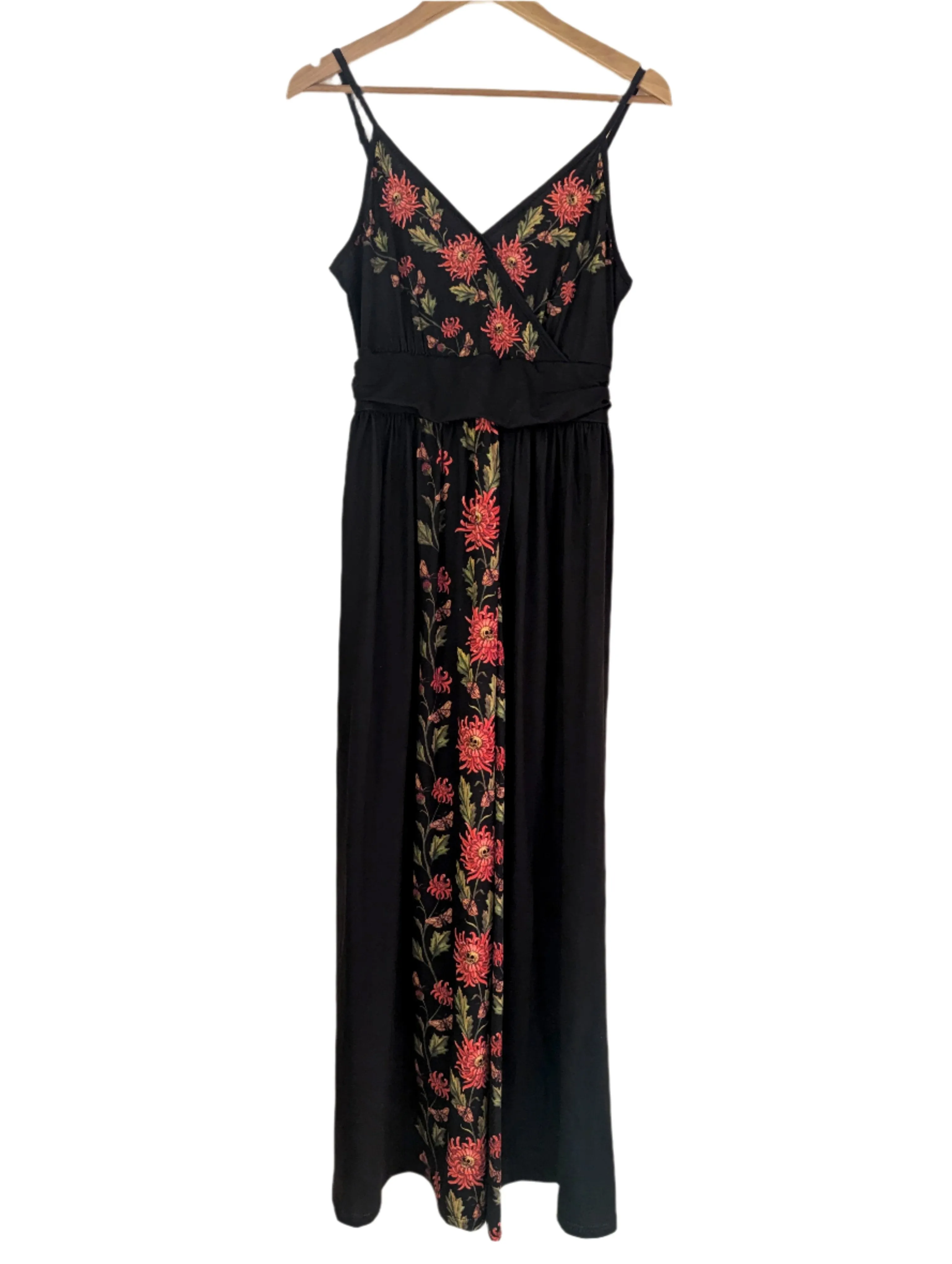 Elegant Chrysanthemum Skull Maxi-dress